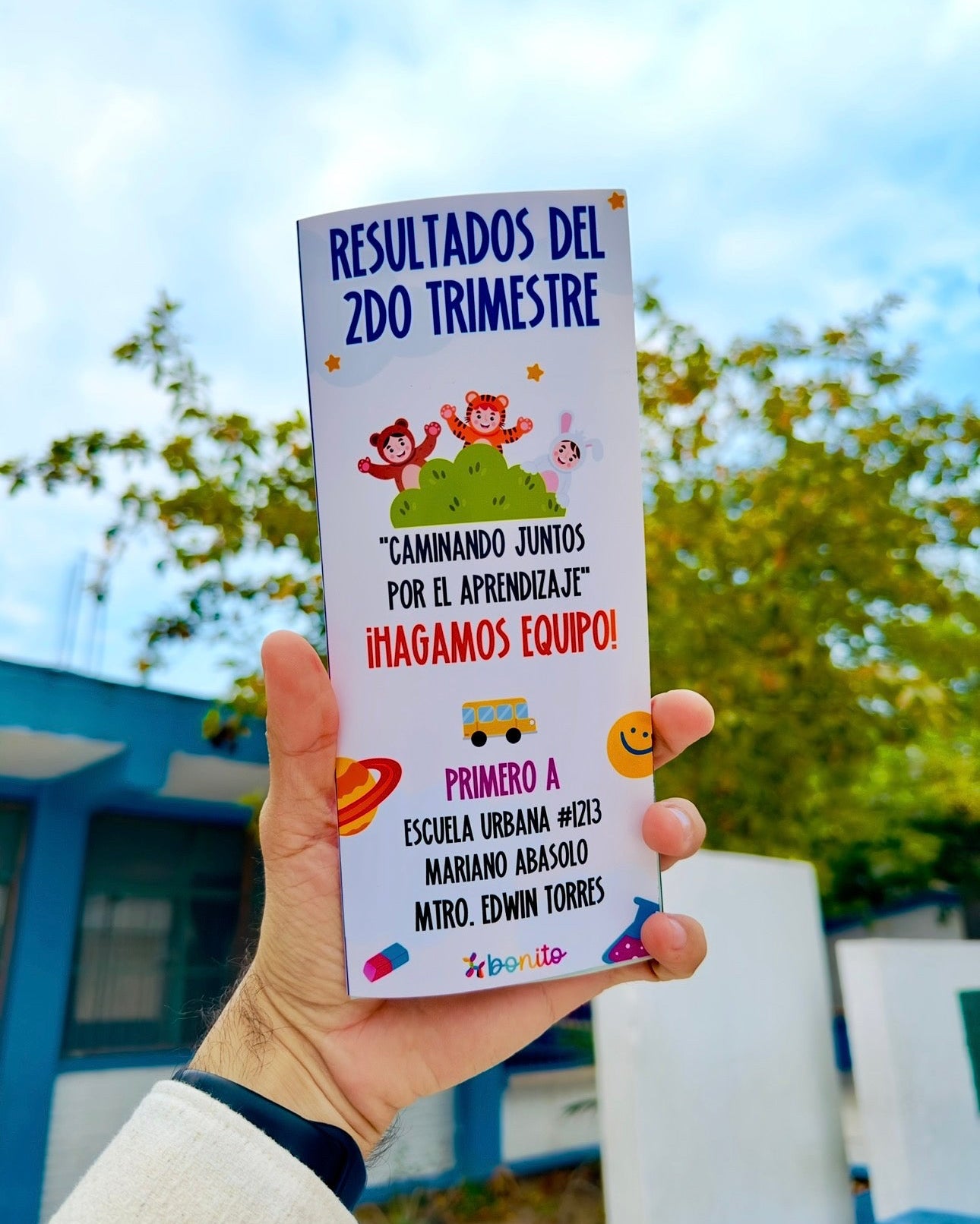 Plantilla Editable: Tríptico para Reunión con Padres (Canva)